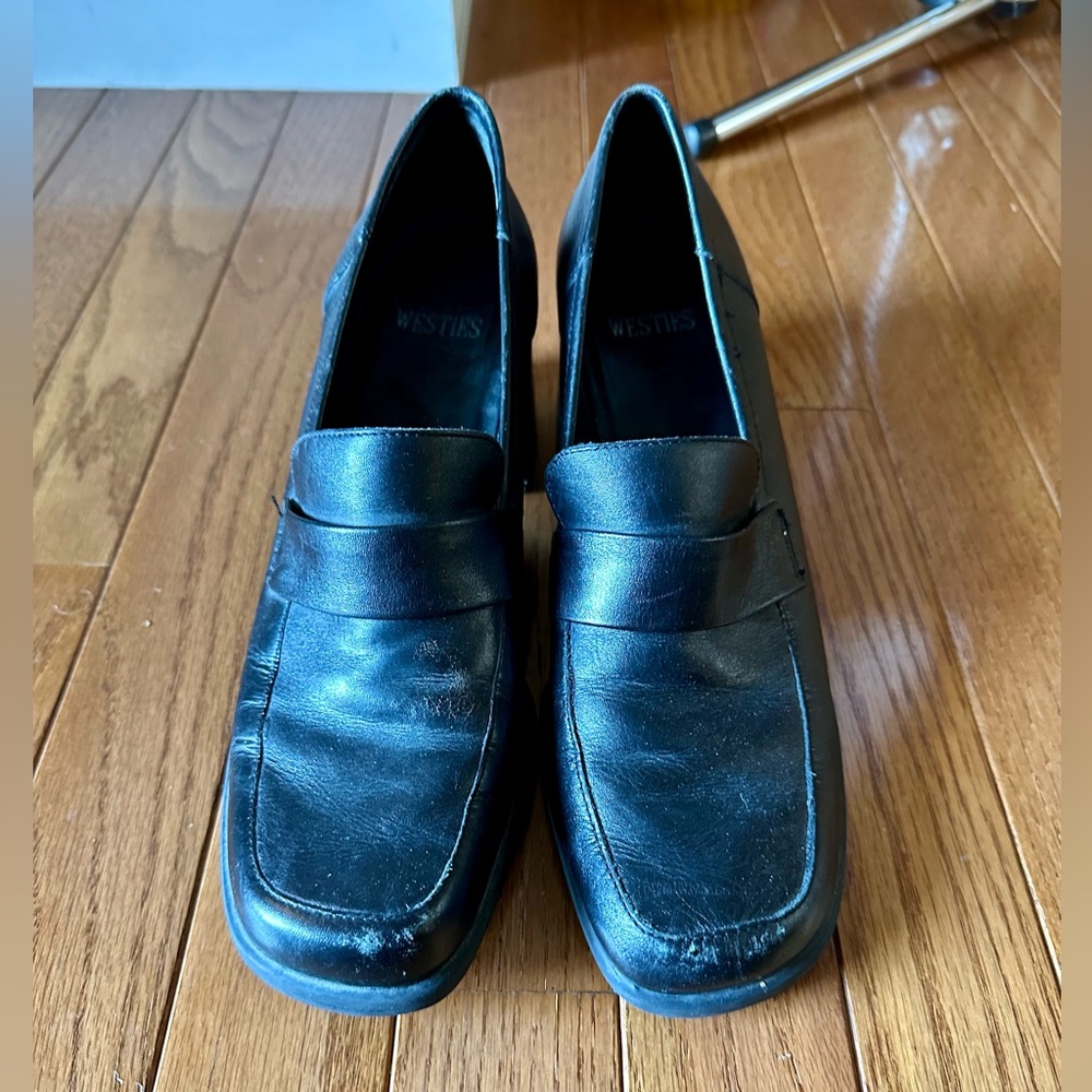 1990’s Westies Genuine Leather Square Toe Block Heel Penny Loafer Dress Shoes.
